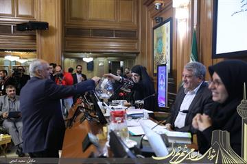 زهرا نژادبهرام در گفت‌وگو با خبرنگار شهری خبرگزاری فارس باغ نیایش تهران تبدیل به بیمارستان می‌شود؟